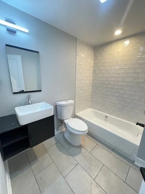 Building Photo - 5420 W Belmont St