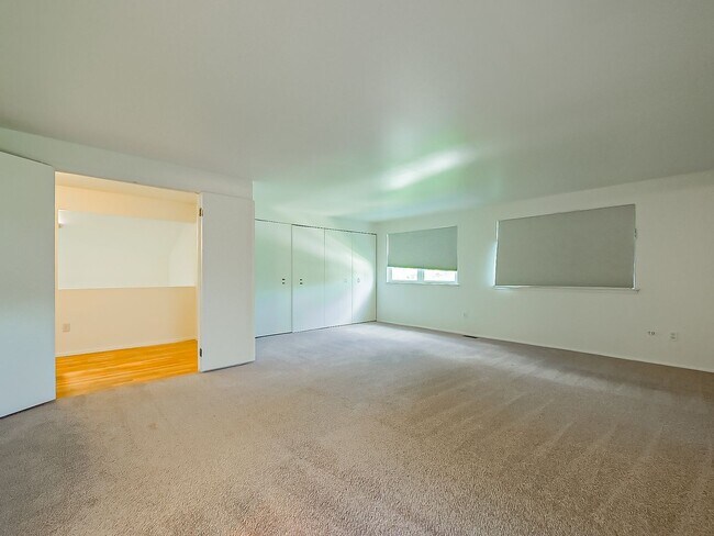 Building Photo - 42195 Park Ridge Rd