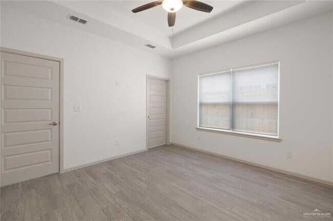 Building Photo - 740 N Alamo Rd