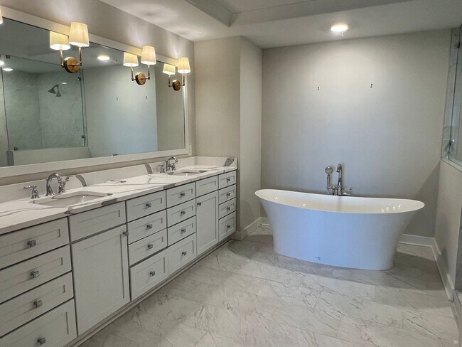 Building Photo - Luxury Coastal Living - The Charles - Deep Water Views