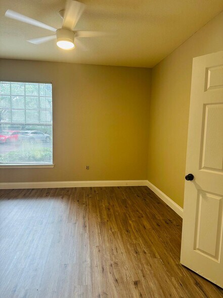 Building Photo - 107 Vista Verdi Cir