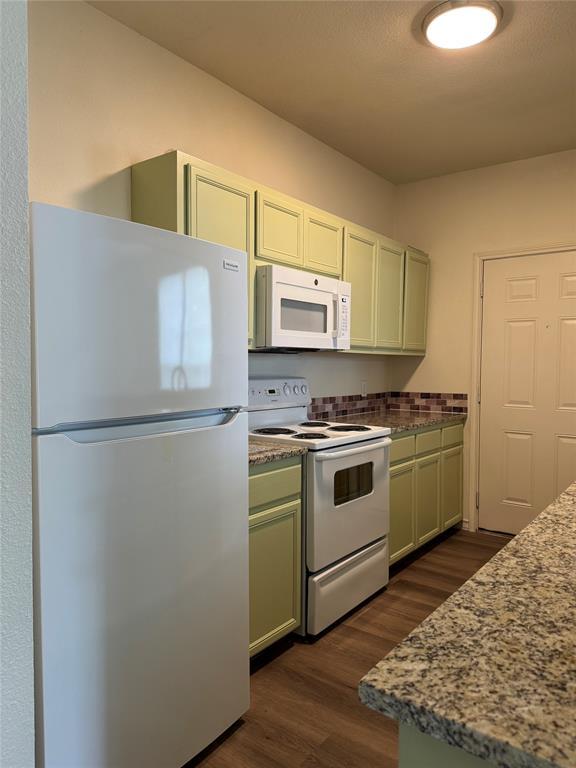 Building Photo - 220 Sandstone Dr