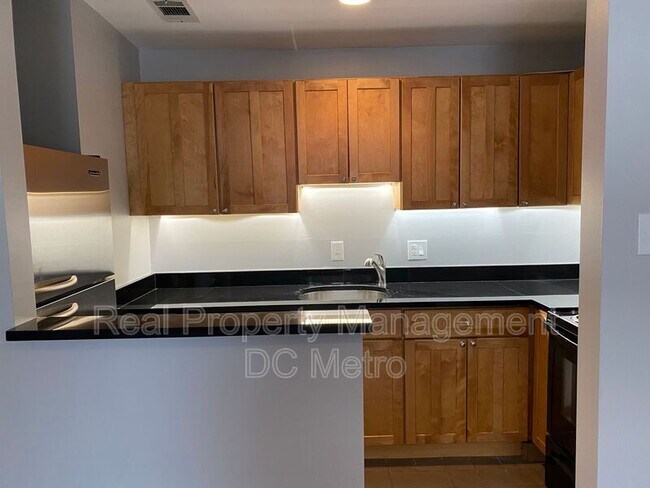 Building Photo - 1931 17th St NW