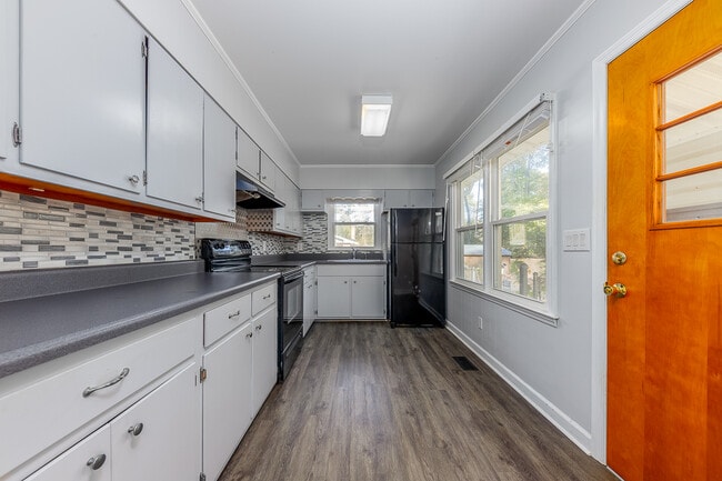 Building Photo - 1009 Park Dr