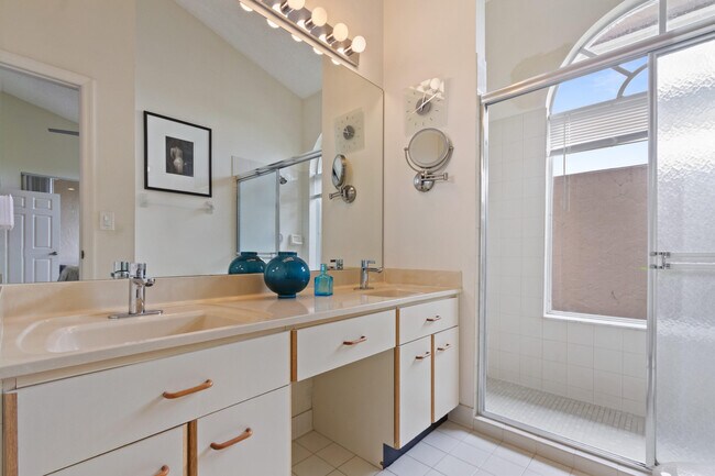 Building Photo - 1302 Mahogany Pl