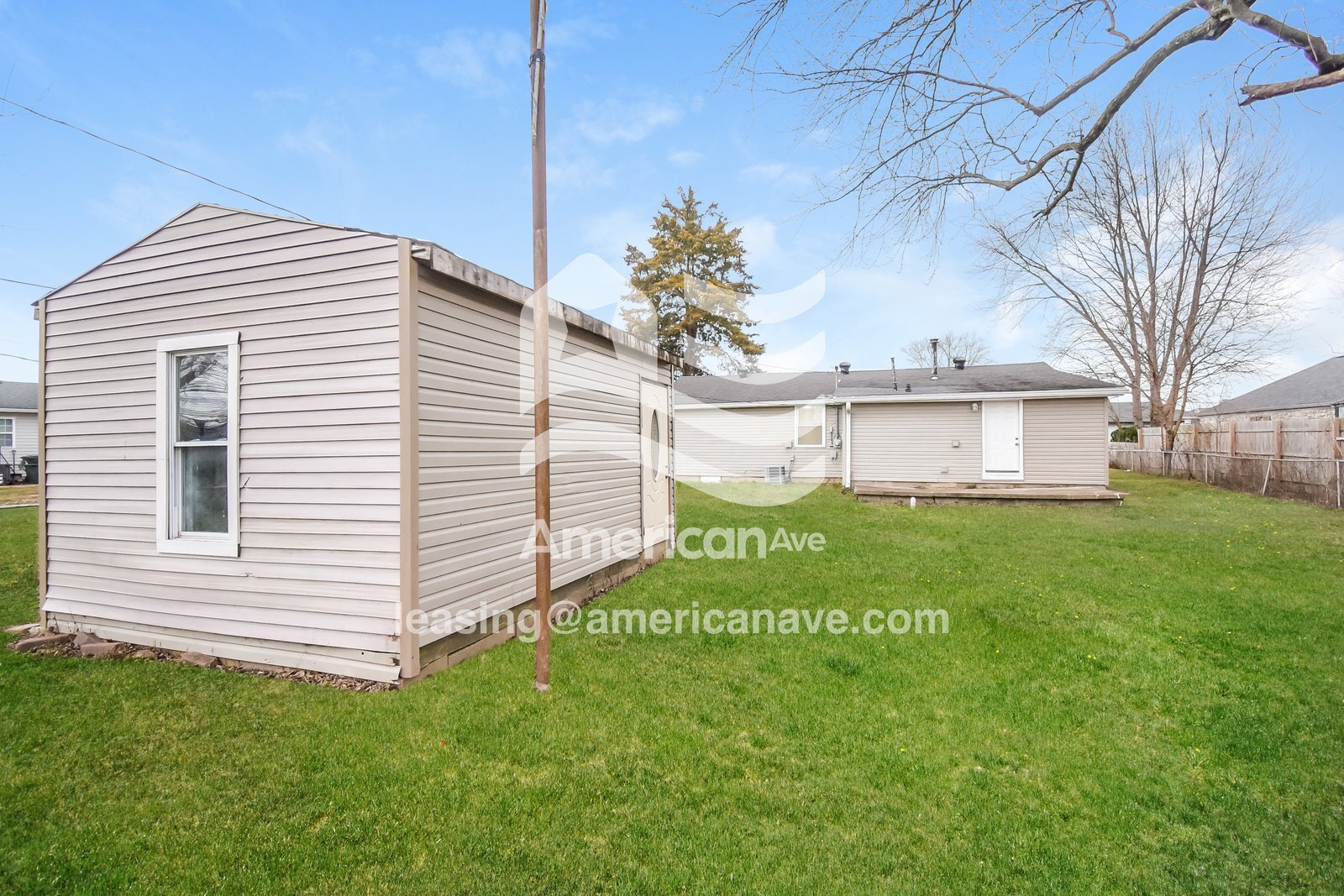 Building Photo - 1227 E 4th St