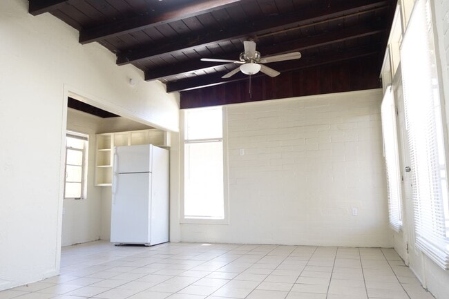 Building Photo - 2531 N Winstel Blvd
