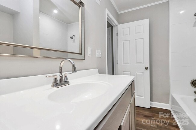 Building Photo - 911 Bannister Pl