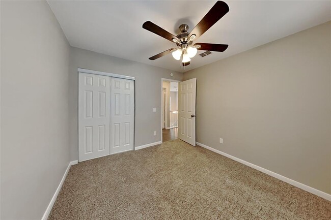 Building Photo - 9806 Arrowgrass Dr