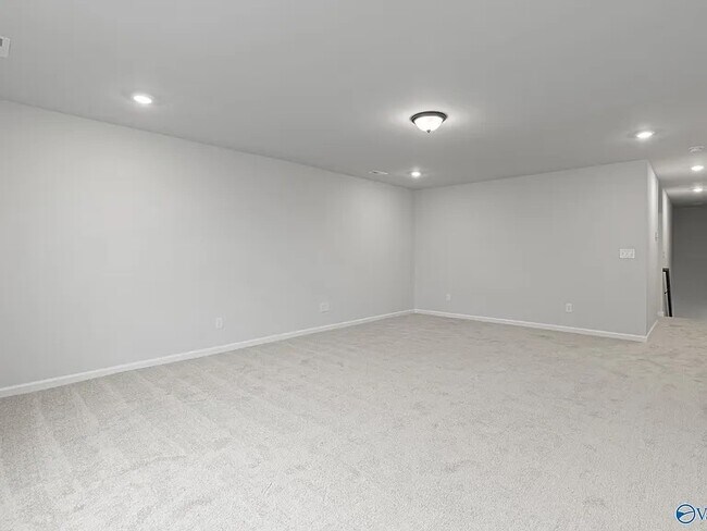Building Photo - 113 Striker Ln