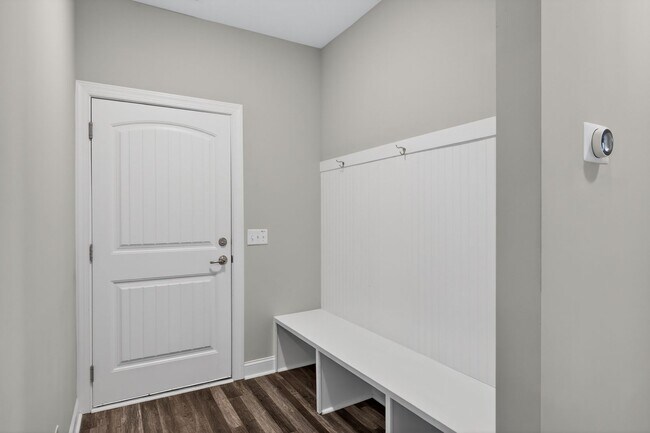 Building Photo - 3 Bedroom 2 Bathroom home in Pembroke GA - close to Ft. Stewart