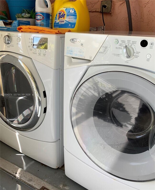 Building Photo - 8660 SW 212th St