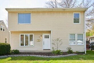 Building Photo - Renovated 5 Bedroom 2.5 Bath home