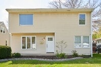 Building Photo - Totally renovated and new 5 Bedroom 2.5 Ba...