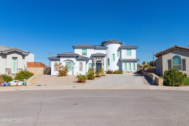 Building Photo - 864 Lemington St