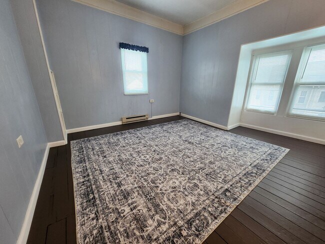 Building Photo - 1221 E Philadelphia St