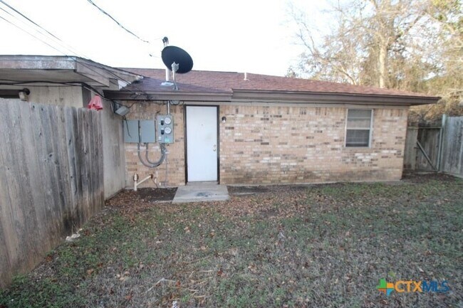 Building Photo - 308 Bonnie Ln