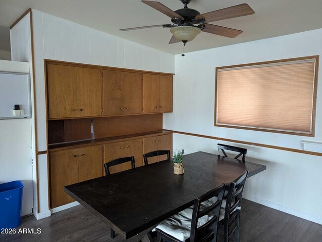 Building Photo - 717 E Granada Dr