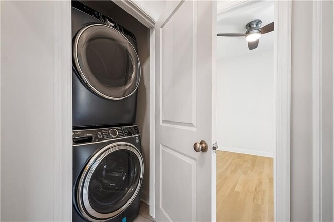 Building Photo - 2350 Melina Pl