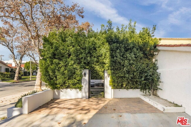 Building Photo - 360 Canon Dr