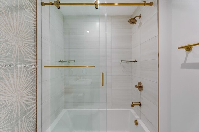 Building Photo - 2678 Tigertail Ave