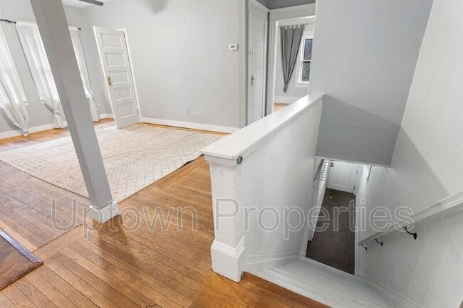 Building Photo - 2424 SE Yamhill St