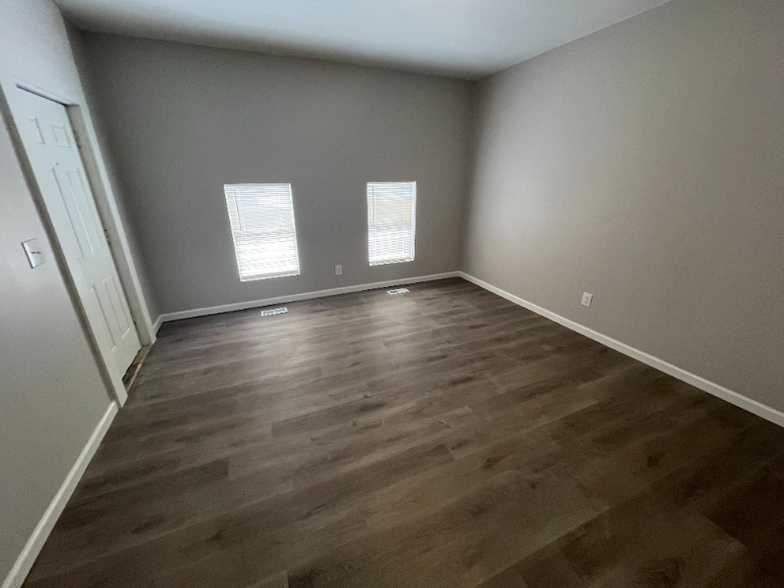 Building Photo - 129 Pratt St