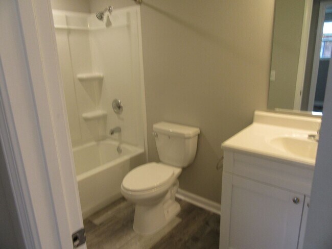 Building Photo - 9823 Clarence St