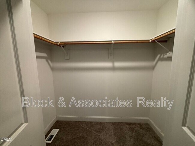 Building Photo - 5710 Parker Pnes Ct