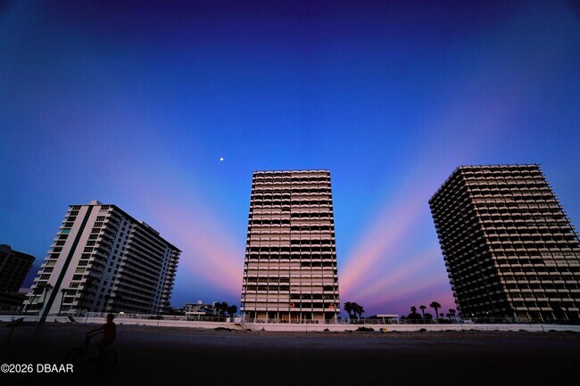 Building Photo - 2828 N Atlantic Ave