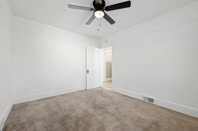 Building Photo - 707 E Front St