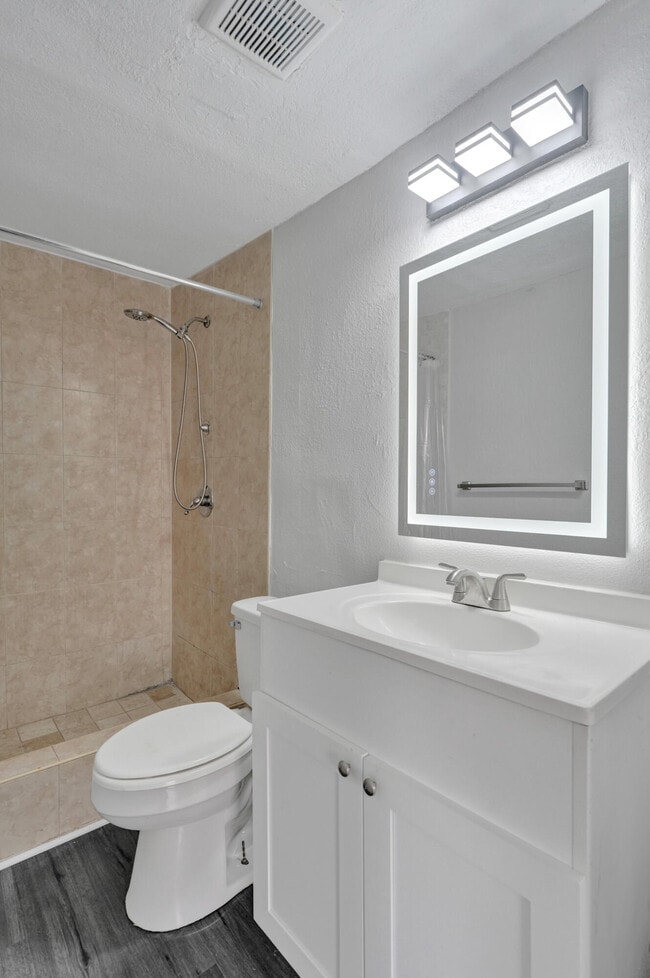 Building Photo - 234 NE 14th Ave