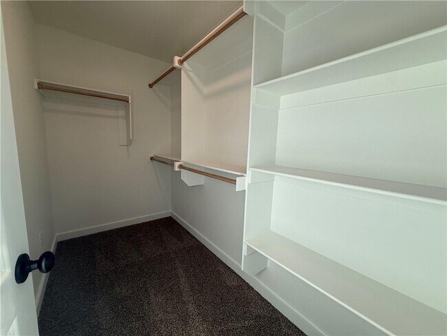 Building Photo - 831 States Ave