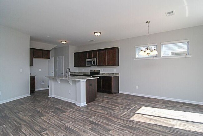 Building Photo - 421 Hosea Ct