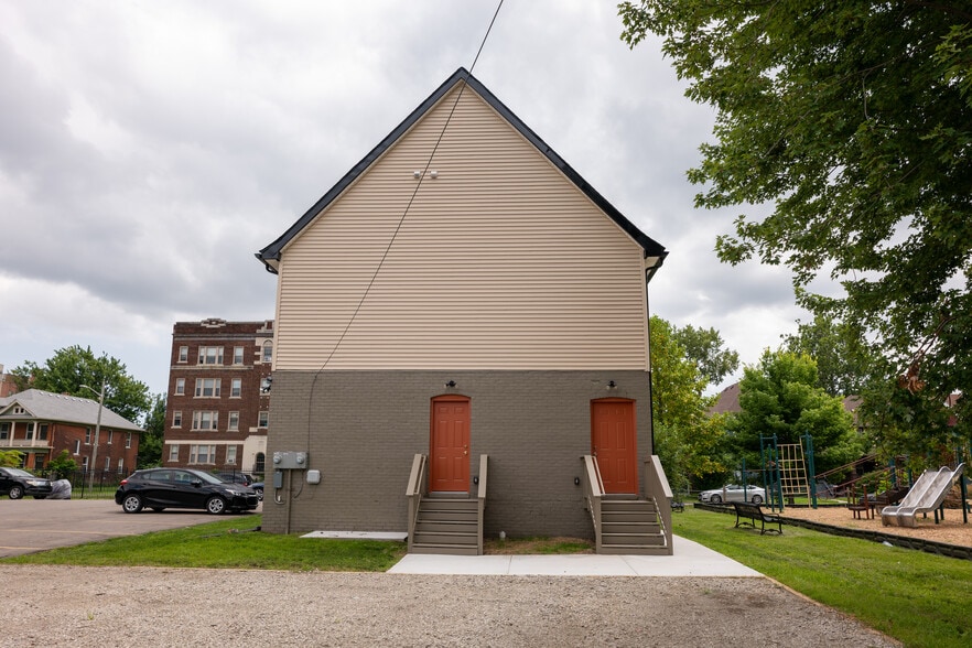 Building Photo - 718 Hazelwood St