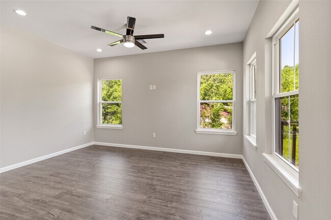 Building Photo - 5107 Groveton St