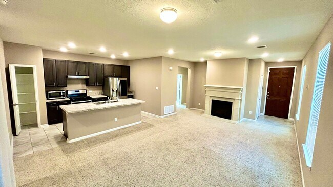 Building Photo - 2627 Hawthorn Park Ct