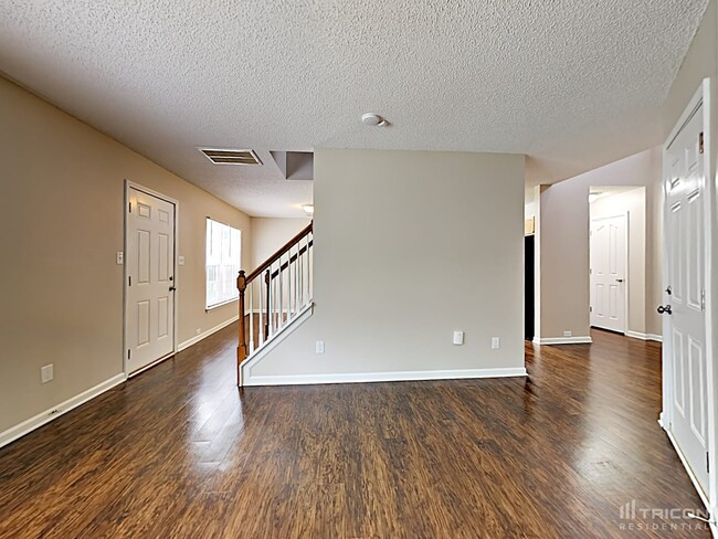 Building Photo - 4009 Far West Dr