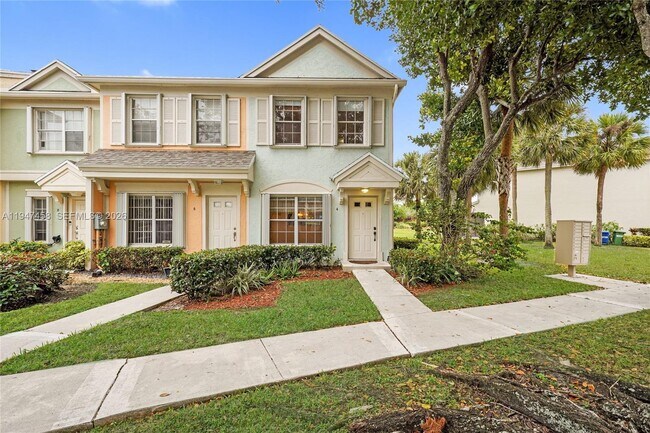 Building Photo - 4 Key W Ct