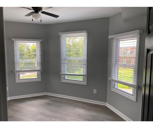 Building Photo - 2933 Presstman St