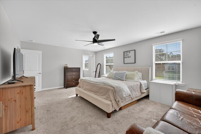 Building Photo - 113 Brookline Dr