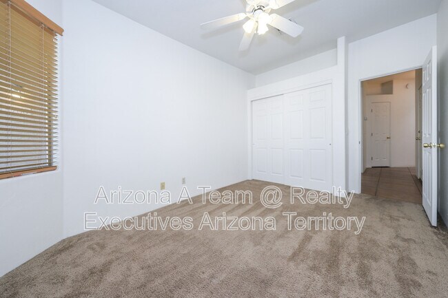 Building Photo - 3760 N Bay Horse Loop