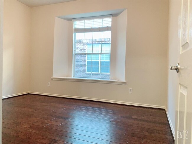 Building Photo - 16422 Pinon Vista Dr
