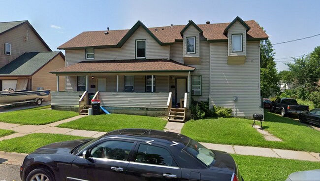 Building Photo - 614 Centennial St