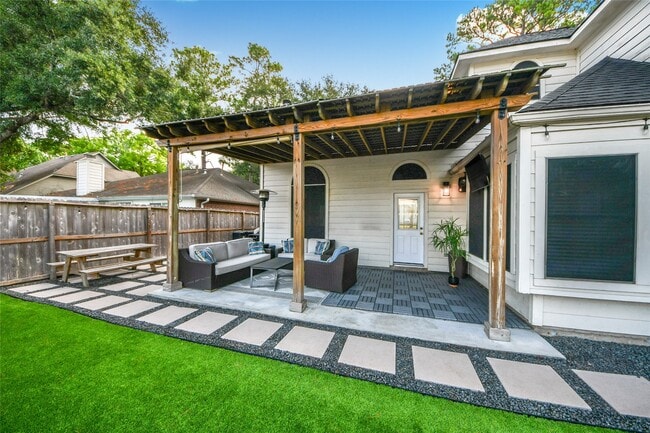 Building Photo - 12307 Lusterleaf Dr