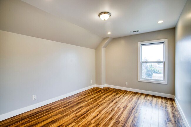 Building Photo - Jyoty