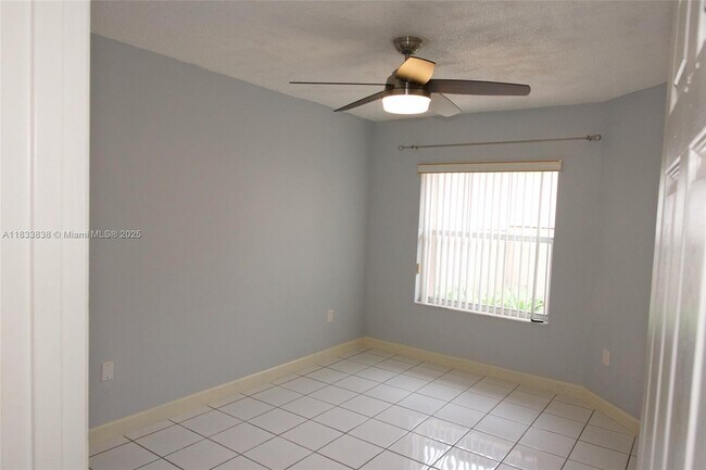 Building Photo - 921 NW 132nd Ave W
