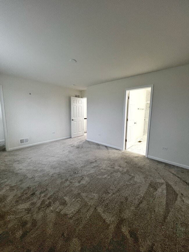 Building Photo - 858 Finley Dr