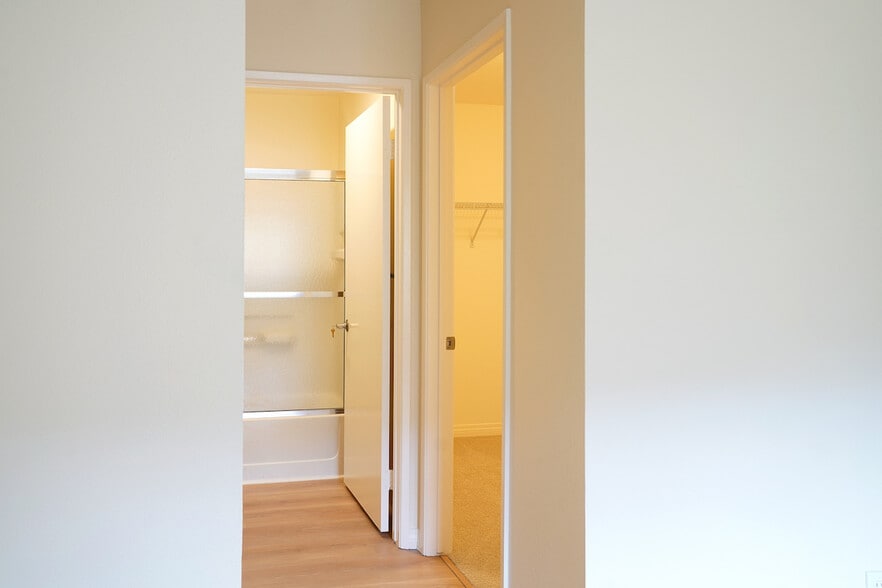 Building Photo - 17161 Alva Rd