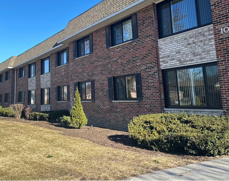 Building Photo - 1047 S Evergreen Ave